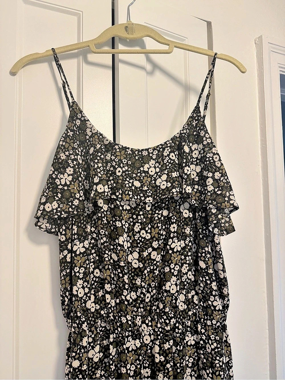 Michael Kors Floral Jumpsuit in Black & White Size Small Like New - Picture 2 of 3